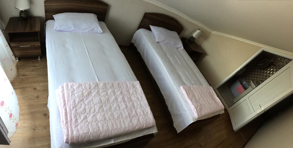 Mari Guest House Telavi Eksteriør billede