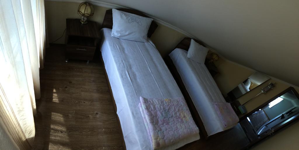 Mari Guest House Telavi Eksteriør billede
