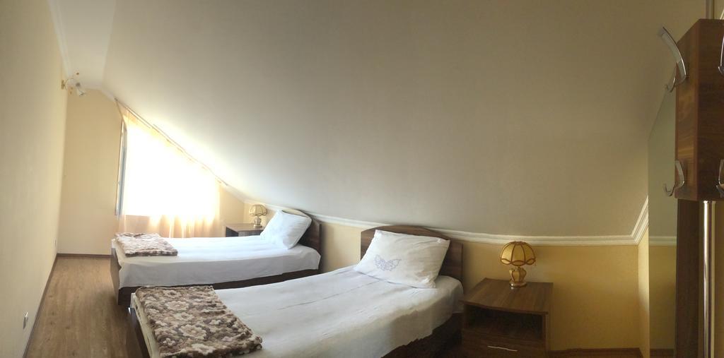 Mari Guest House Telavi Eksteriør billede