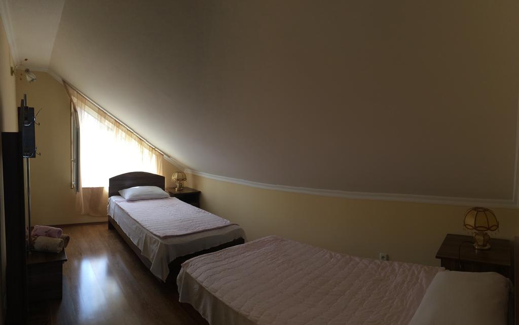 Mari Guest House Telavi Eksteriør billede