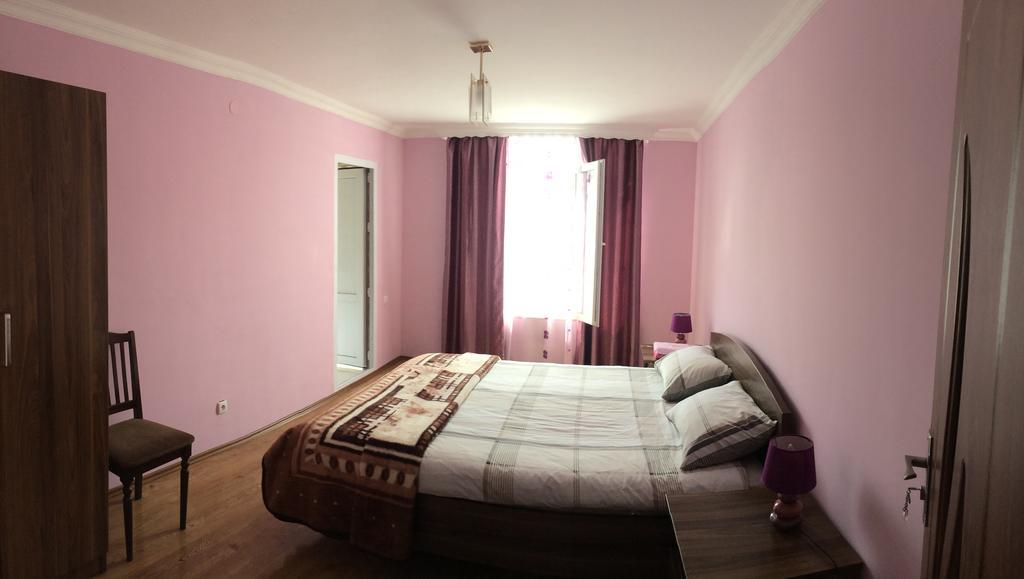 Mari Guest House Telavi Eksteriør billede