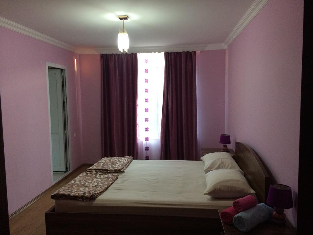 Mari Guest House Telavi Eksteriør billede